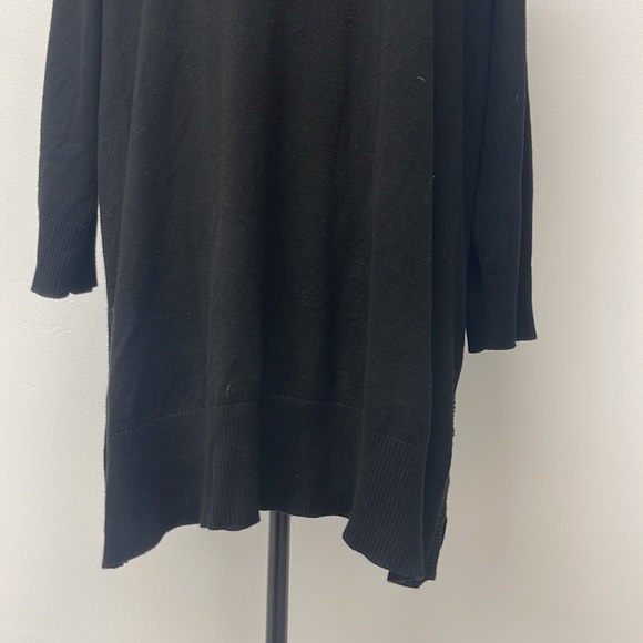 In good used condition Woman’s Cable & Gauge sweater. Size is 2X. - Picture 7 of 16